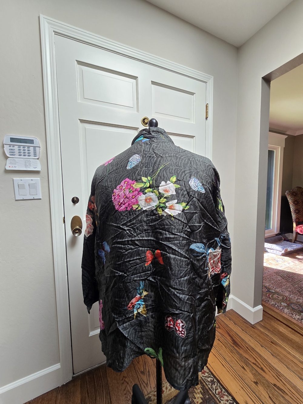 Johnny Was 2XL Black Floral Embroidered Label Tunic - Picture 2 of 5